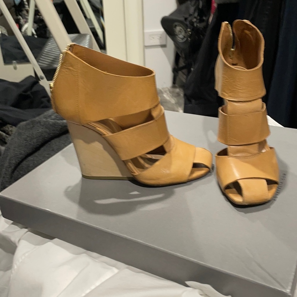 Vic mate sandal shoe